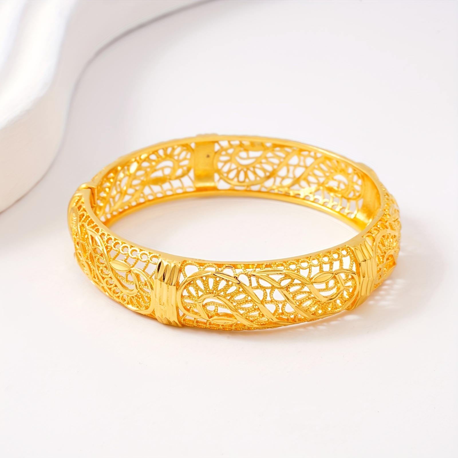 3pcs Golden Openwork Bracelet Hollow Carved Ethnic Style Bangle